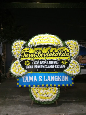 Papan Bunga Duka di Hutamonu